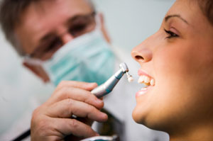 Удаление зубного камня, лечение зубов, стоматолог в Киеве, стоматологическая клиника в центре Киева
